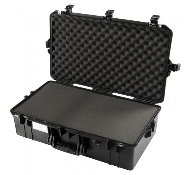 Защитный кейс Peli Air 1605 с поропластом черный 016050-0001-110E
