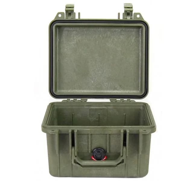 Защитный кейс Peli Protector 1300 без поропласта зеленый 1300-001-130E