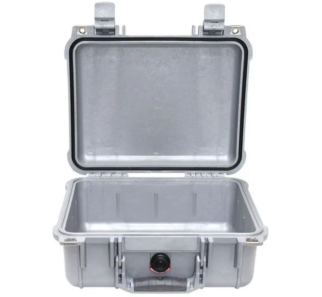 Защитный кейс Peli Protector 1400 без поропласта серебро 1400-001-180E