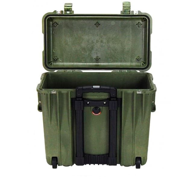 Защитный кейс Peli Protector 1440 без поропласта зеленый 1440-001-130E