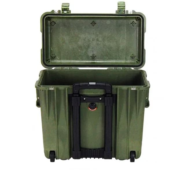 Защитный кейс Peli Protector 1440 без поропласта зеленый 1440-001-130E