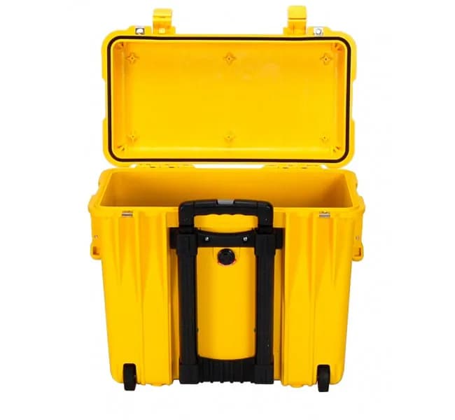 Защитный кейс Peli Protector 1440 без поропласта желтый 1440-001-240E