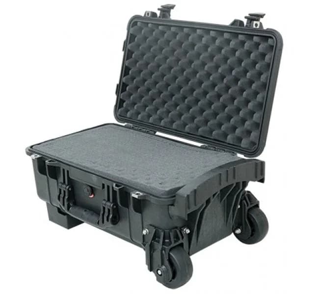 Защитный кейс Peli Protector 1510M с усиленной колесной базой с поропластом черный 015100-0009-110E