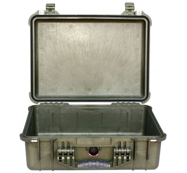 Защитный кейс Peli Protector 1520 без поропласта зеленый 1520-021-130E