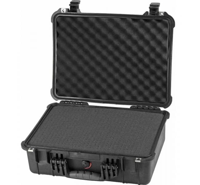 Защитный кейс Peli Protector 1520 с поропластом черный 1520-020-110E