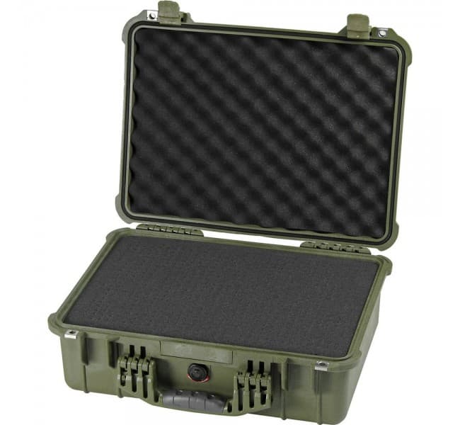 Защитный кейс Peli Protector 1520 с поропластом зеленый 1520-020-130E