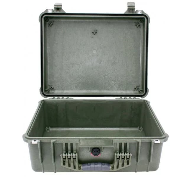 Защитный кейс Peli Protector 1550 без поропласта зеленый 1550-001-130E