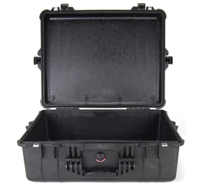 Защитный кейс Peli Protector 1600 без поропласта черный 1600-001-110E