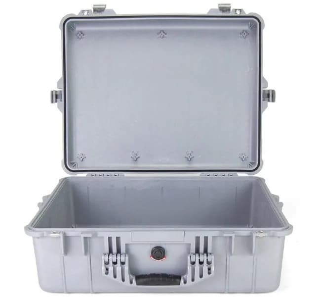 Защитный кейс Peli Protector 1600 без поропласта серебро 1600-001-180E