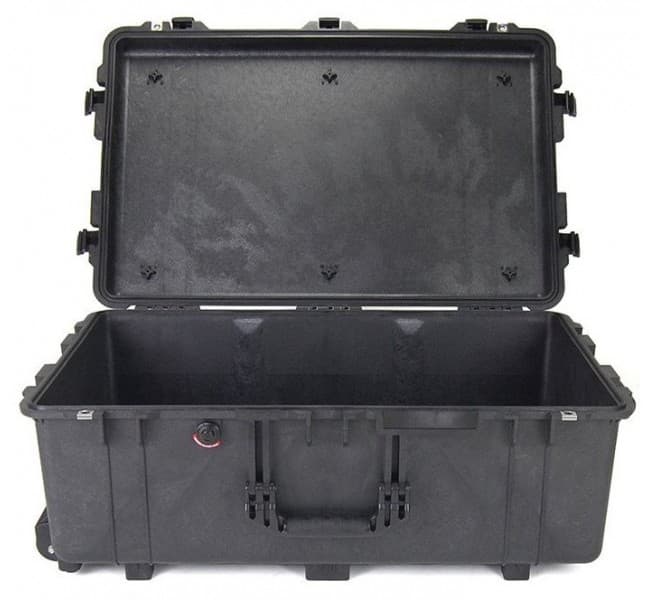 Защитный кейс Peli Protector 1650 без поропласта черный 1650-021-110E