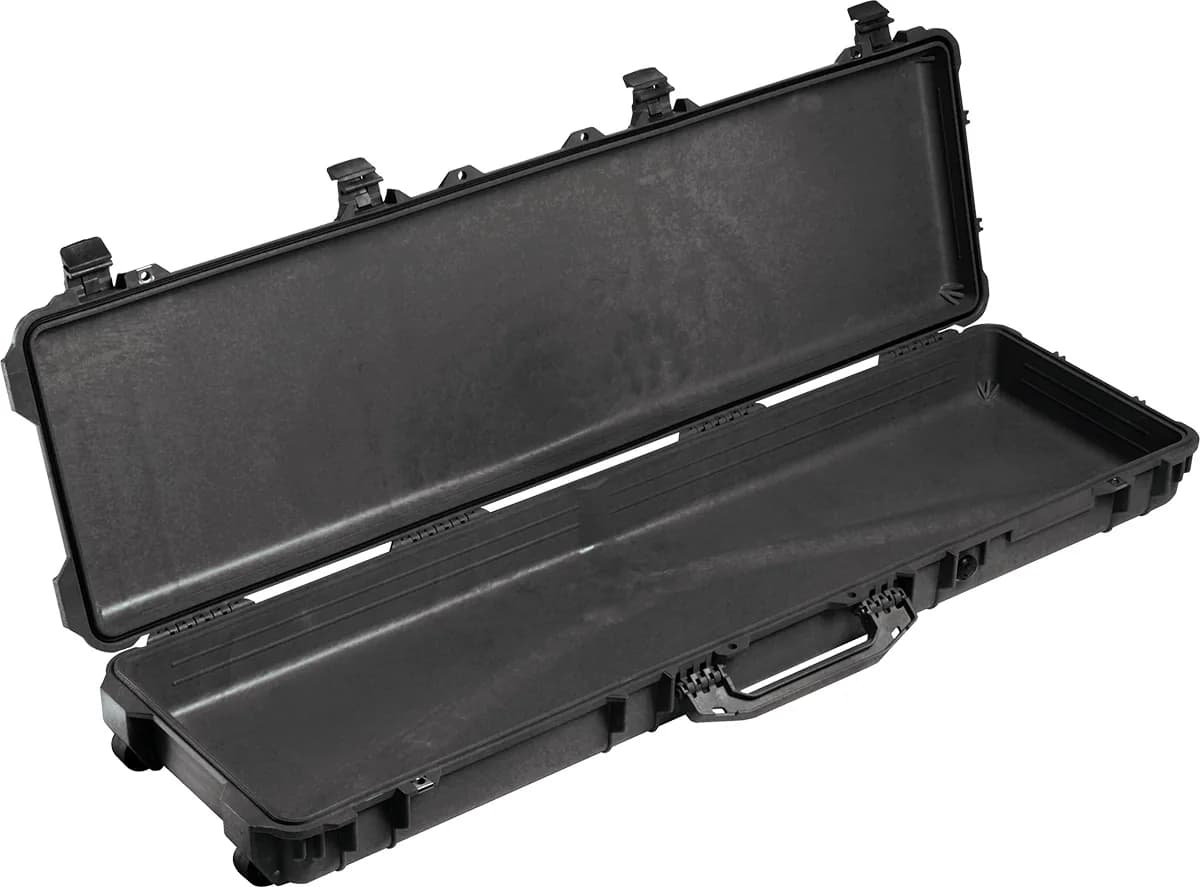 Защитный оружейный кейс Peli Protector 1750 без поропласта черный 017500-0011-110E